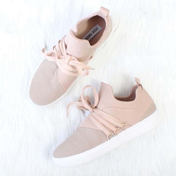 Steve Madden Shoes - STEVE MADDEN Lancer Sneaker in Blush